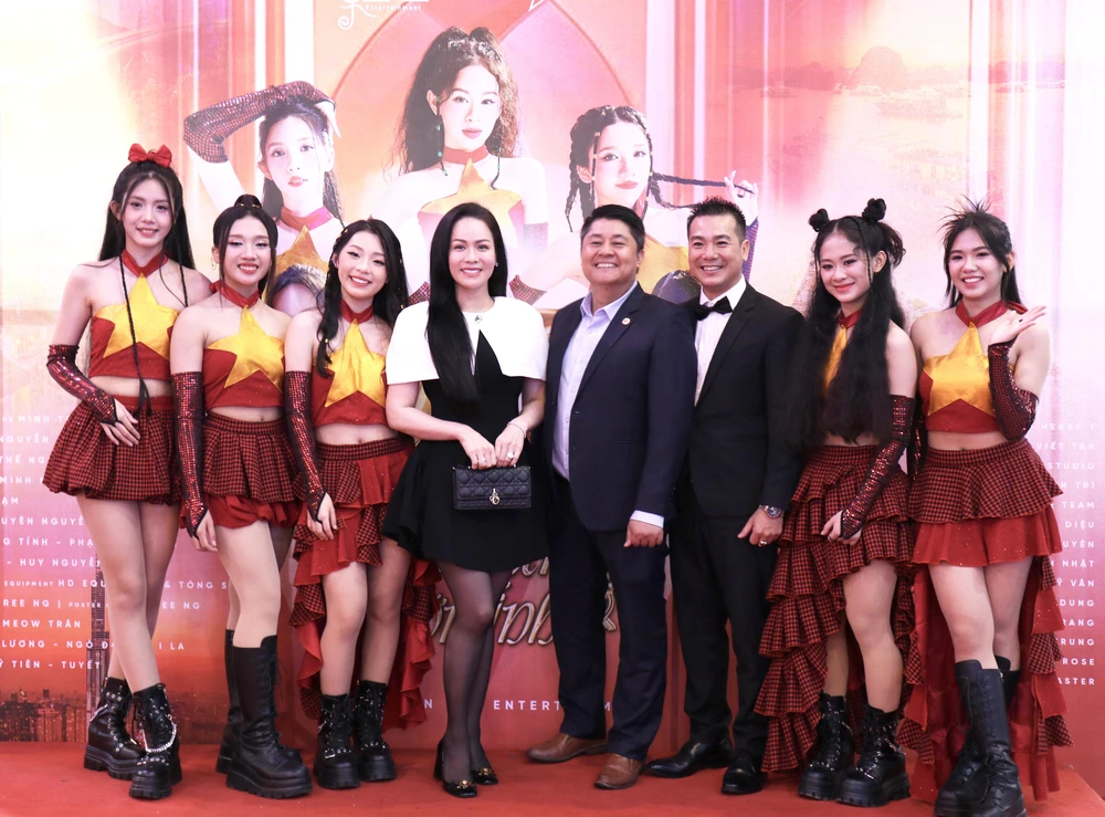 VSTAR chào “Một Việt Nam mới tinh” - Ảnh 4. VSTAR chào “Một Việt Nam mới tinh” - Ảnh 4.