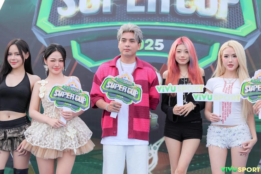 Sân phủi hóa sân khấu: Hồ Quang Hiếu mang "lửa" đến Vivu Sport Super Cup 2025 - Ảnh 2. Sân phủi hóa sân khấu: Hồ Quang Hiếu mang "lửa" đến Vivu Sport Super Cup 2025 - Ảnh 2.