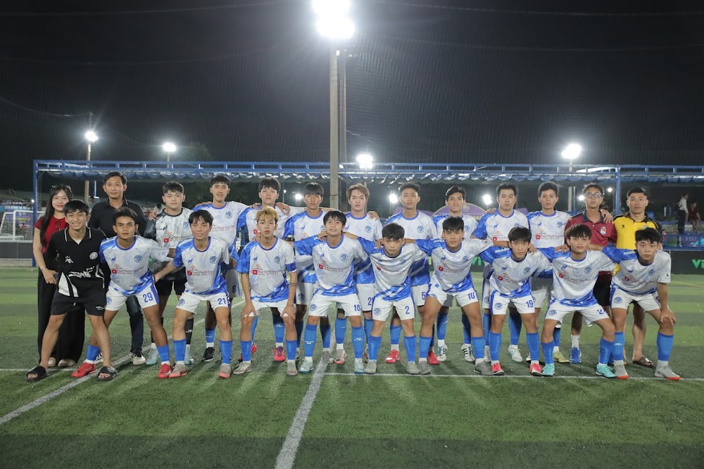 Sân phủi hóa sân khấu: Hồ Quang Hiếu mang "lửa" đến Vivu Sport Super Cup 2025 - Ảnh 4. Sân phủi hóa sân khấu: Hồ Quang Hiếu mang "lửa" đến Vivu Sport Super Cup 2025 - Ảnh 4.