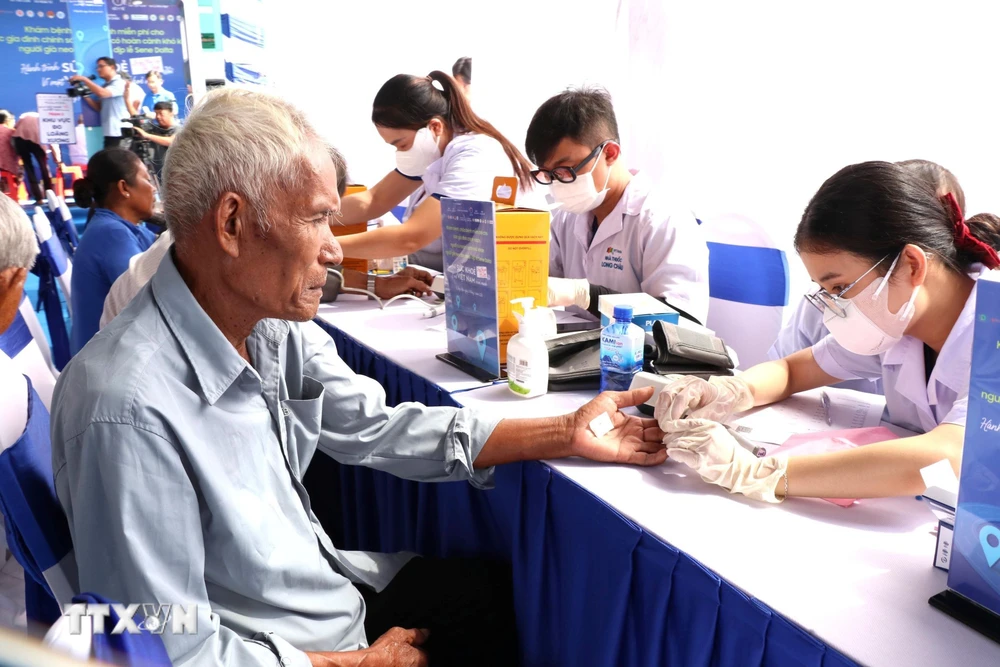 Phiên họp toàn thể Ủy ban Văn hóa và Xã hội của Quốc hội: Tháo gỡ điểm nghẽn, tạo đột phá phát triển giáo dục và y tế - Ảnh 2. Phiên họp toàn thể Ủy ban Văn hóa và Xã hội của Quốc hội: Tháo gỡ điểm nghẽn, tạo đột phá phát triển giáo dục và y tế - Ảnh 2.