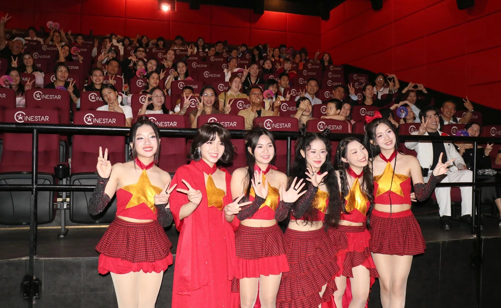 VSTAR chào “Một Việt Nam mới tinh” - Ảnh 1. VSTAR chào “Một Việt Nam mới tinh” - Ảnh 1.