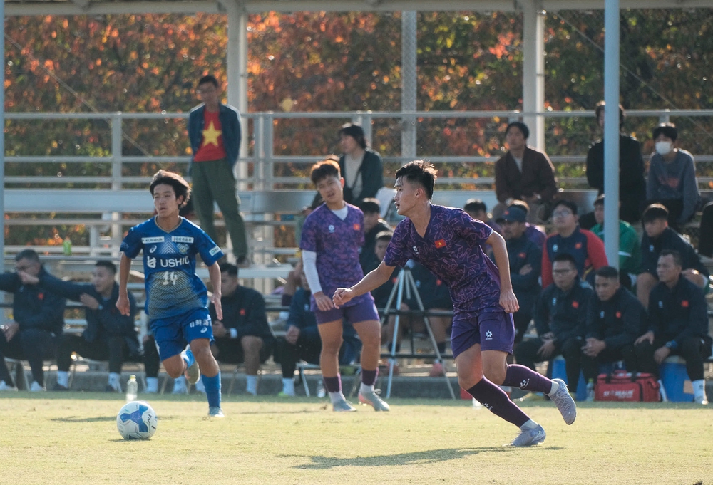 Tin nóng bóng đá Việt Nam hôm nay 9/11: Hoàng Hên xúc động khi đối đầu CLB Nam Định; Văn Khang lý giải trận hòa của Thể Công Viettel - Ảnh 2. Tin nóng bóng đá Việt Nam hôm nay 9/11: Hoàng Hên xúc động khi đối đầu CLB Nam Định; Văn Khang lý giải trận hòa của Thể Công Viettel - Ảnh 2.