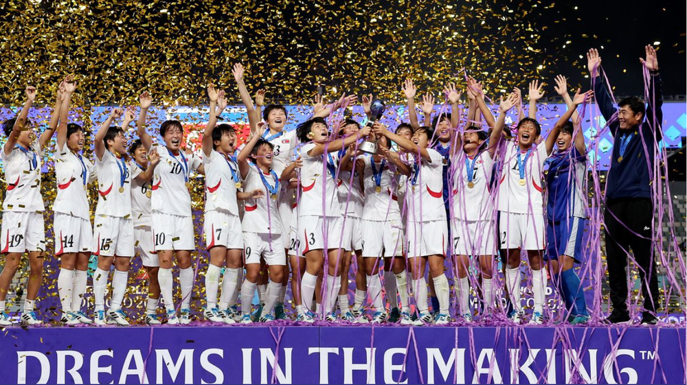 Thắng đậm ĐKVĐ châu Âu, đội bóng châu Á lần thứ 4 vô địch thế giới và thâu tóm hết danh hiệu cá nhân - Ảnh 1. Thắng đậm ĐKVĐ châu Âu, đội bóng châu Á lần thứ 4 vô địch thế giới và thâu tóm hết danh hiệu cá nhân - Ảnh 1.