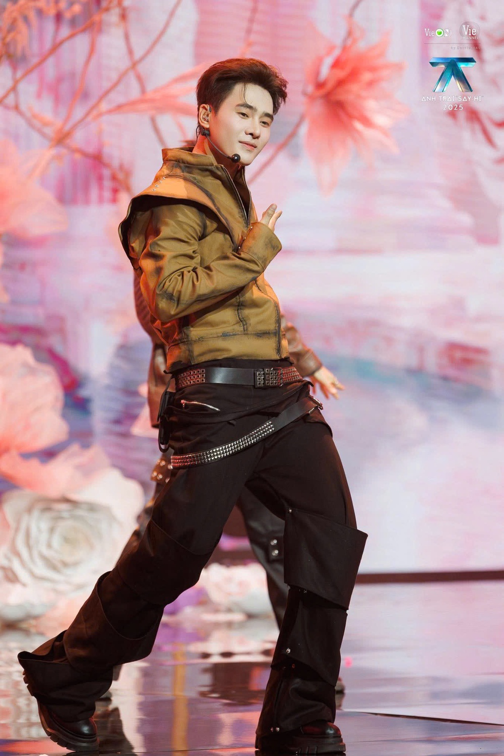 Hành trình đầy nỗ lực của Nhâm Phương Nam tại “Anh trai say hi 2025” - Ảnh 3.