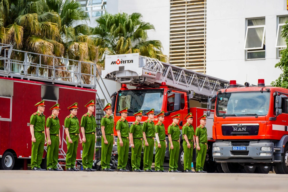 Tiến Luật thừa nhận “xin xỏ” NSX Chiến sĩ quả cảm để tham gia mùa 2 - Ảnh 5. Tiến Luật thừa nhận “xin xỏ” NSX Chiến sĩ quả cảm để tham gia mùa 2 - Ảnh 5.