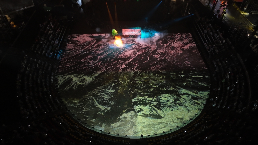 Những khoảnh khắc ấn tượng của “Thiêng” - Ảnh 2. Những khoảnh khắc ấn tượng của “Thiêng” - Ảnh 2.