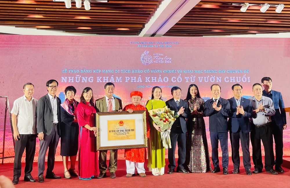 Ra mắt trưng bày "Những khám phá khảo cổ từ Vườn Chuối” - Ảnh 2. Ra mắt trưng bày "Những khám phá khảo cổ từ Vườn Chuối” - Ảnh 2.