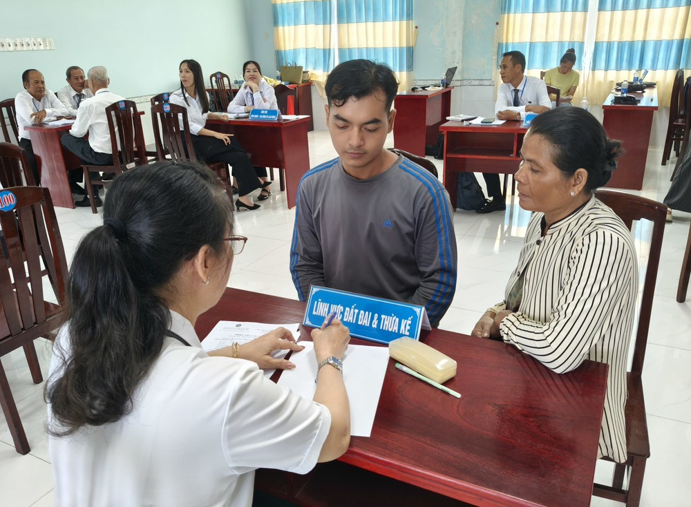 Ngày Pháp luật Việt Nam 9/11: Đổi mới công tác pháp luật – Động lực kiến tạo phát triển đất nước trong kỷ nguyên mới - Ảnh 4. Ngày Pháp luật Việt Nam 9/11: Đổi mới công tác pháp luật – Động lực kiến tạo phát triển đất nước trong kỷ nguyên mới - Ảnh 4.