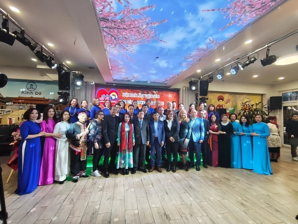 “Thu yêu thương” – Hành trình lan tỏa nhân ái của cộng đồng Việt tại Séc - Ảnh 2. “Thu yêu thương” – Hành trình lan tỏa nhân ái của cộng đồng Việt tại Séc - Ảnh 2.