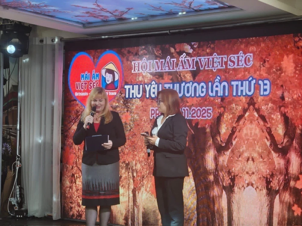 “Thu yêu thương” – Hành trình lan tỏa nhân ái của cộng đồng Việt tại Séc - Ảnh 1. “Thu yêu thương” – Hành trình lan tỏa nhân ái của cộng đồng Việt tại Séc - Ảnh 1.