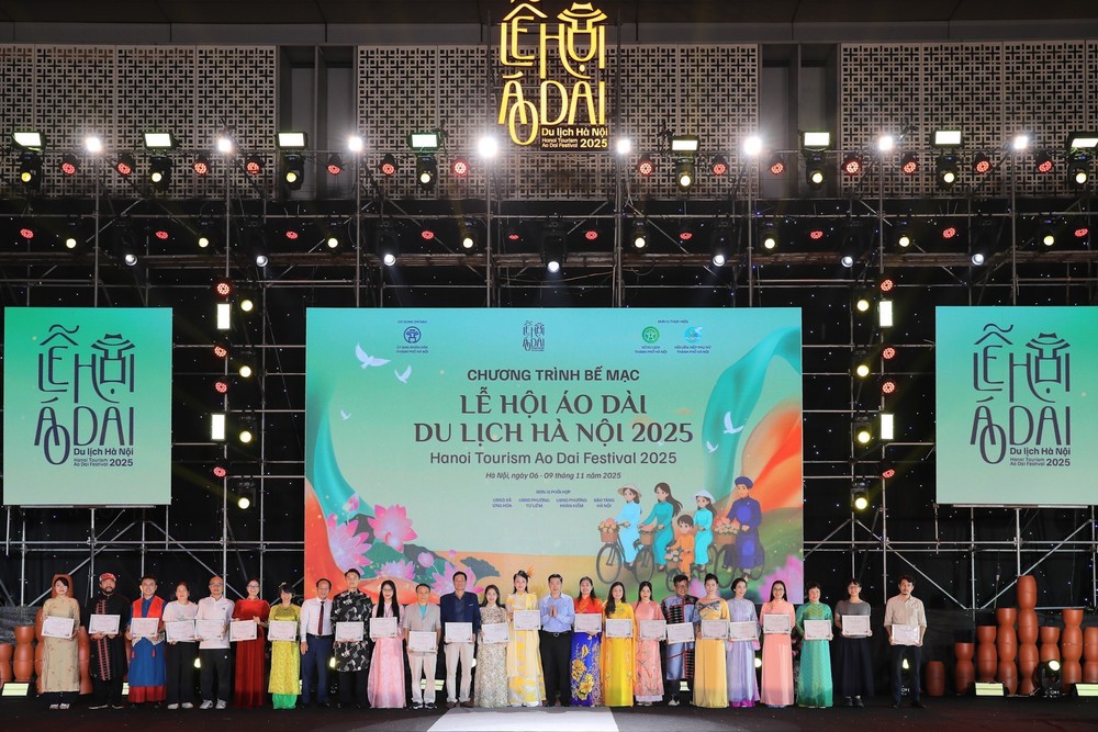 Bế mạc Lễ hội Áo dài Hà Nội 2025: Lan toả văn hoá di sản và phát triển kinh tế du lịch - Ảnh 2. Bế mạc Lễ hội Áo dài Hà Nội 2025: Lan toả văn hoá di sản và phát triển kinh tế du lịch - Ảnh 2.
