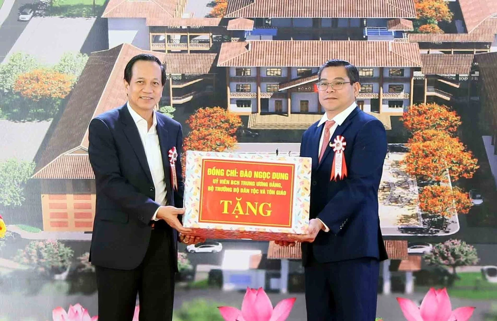 Mang lại cơ hội học tập tốt nhất cho học sinh nơi biên cương Tổ quốc - Ảnh 3. Mang lại cơ hội học tập tốt nhất cho học sinh nơi biên cương Tổ quốc - Ảnh 3.