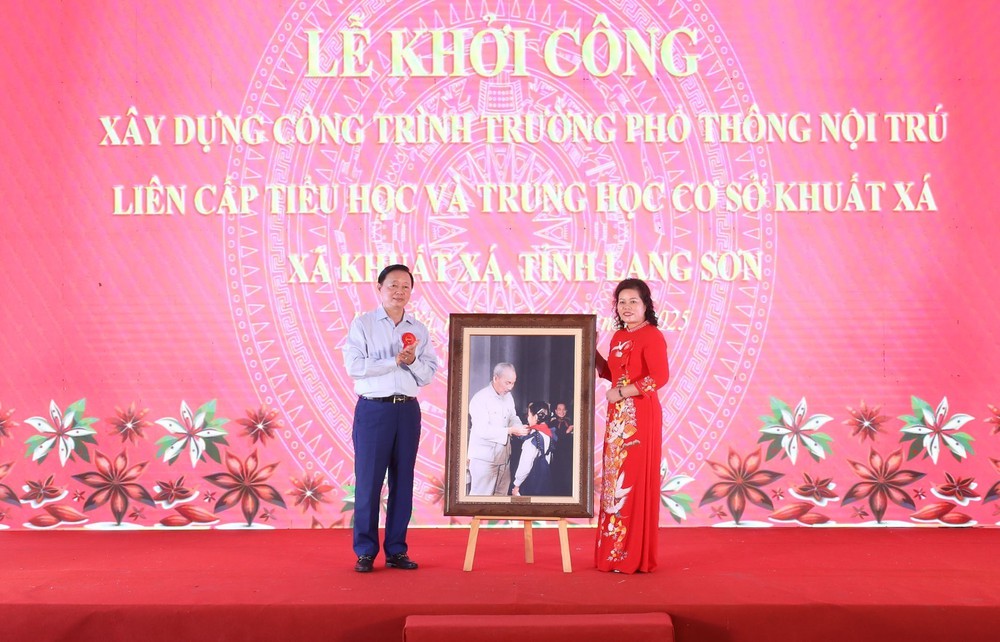 Phó Thủ tướng Chính phủ Trần Hồng Hà dự Lễ khởi công xây dựng công trình Trường phổ thông nội trú liên cấp TH&THCS Khuất Xá tại Lạng Sơn - Ảnh 4.