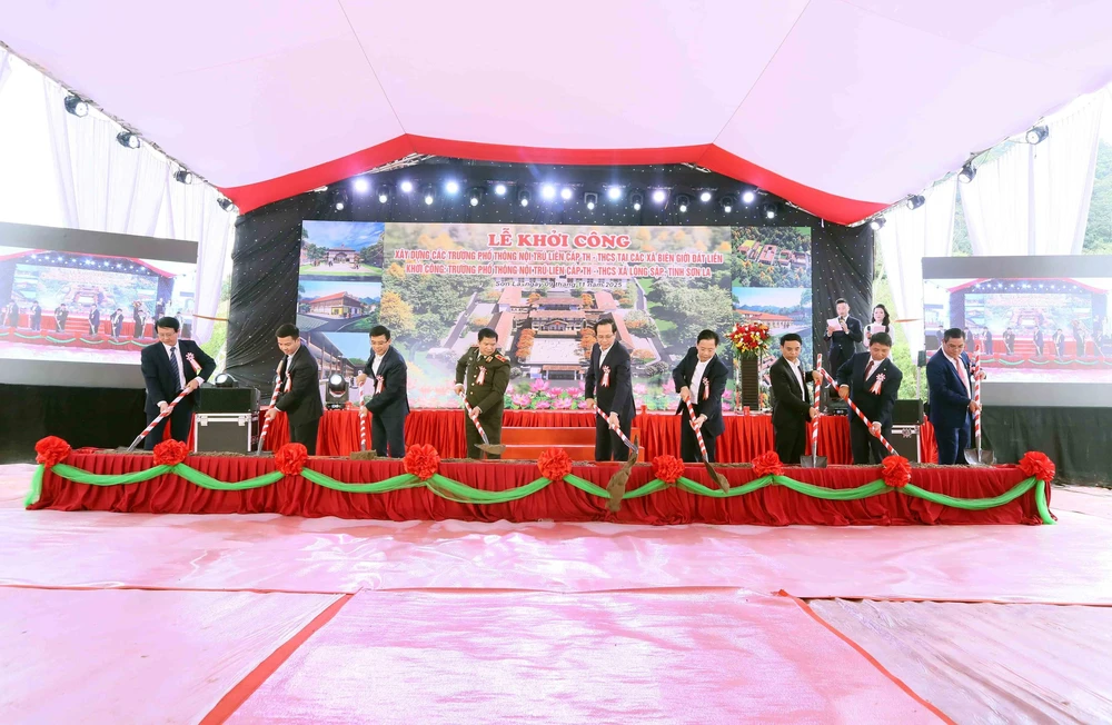 Mang lại cơ hội học tập tốt nhất cho học sinh nơi biên cương Tổ quốc - Ảnh 1. Mang lại cơ hội học tập tốt nhất cho học sinh nơi biên cương Tổ quốc - Ảnh 1.