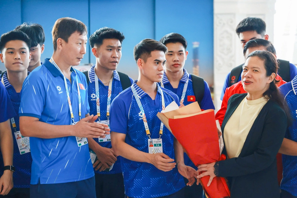 U22 Việt Nam có mặt tại Bangkok, sẵn sàng tranh tài tại SEA Games 33 - Ảnh 1. U22 Việt Nam có mặt tại Bangkok, sẵn sàng tranh tài tại SEA Games 33 - Ảnh 1.
