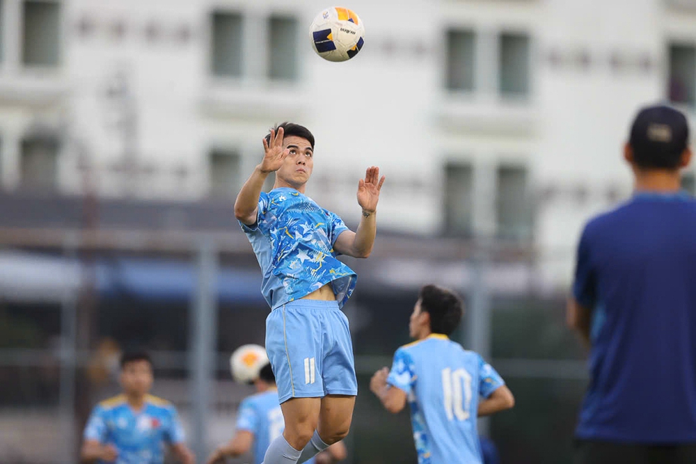 U22 Việt Nam thích nghi thần tốc, tự tin trước trận ra quân SEA Games 33 - Ảnh 3.