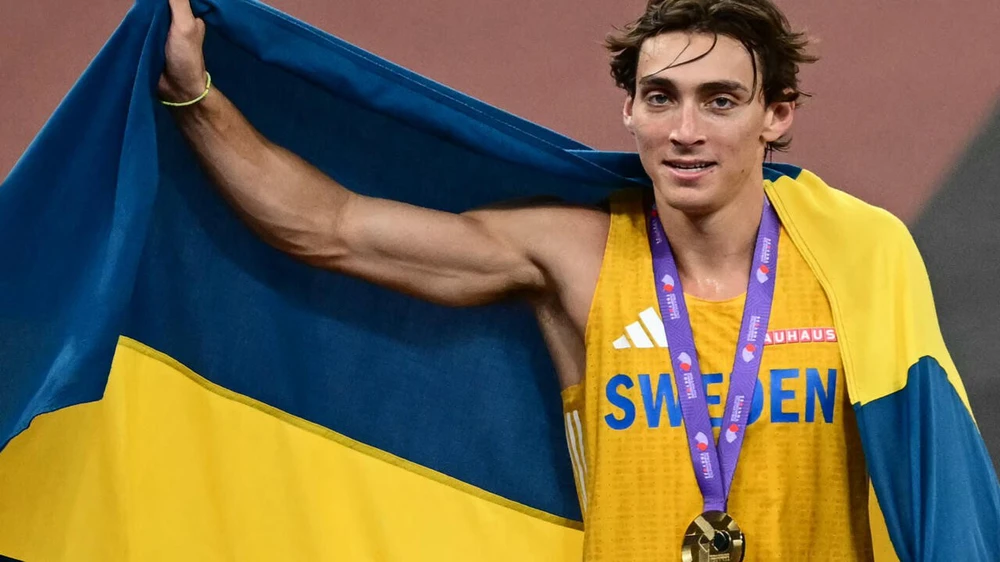 Hai kỷ lục gia thâu tóm giải "VĐV của năm" - Ảnh 1. Hai kỷ lục gia thâu tóm giải "VĐV của năm" - Ảnh 1.