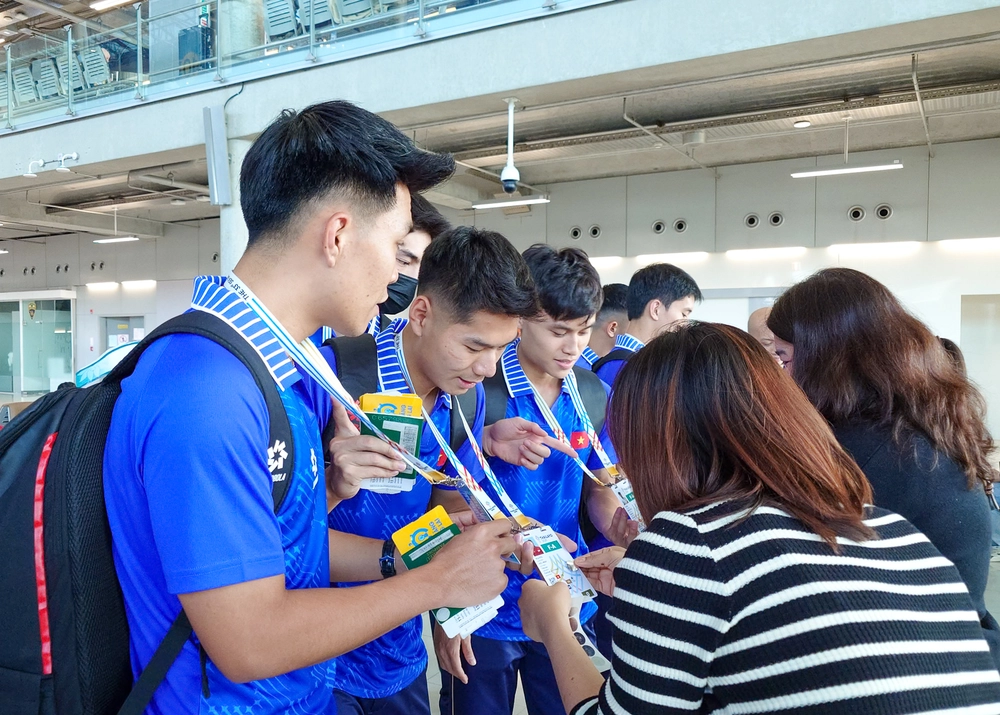 U22 Việt Nam có mặt tại Bangkok, sẵn sàng tranh tài tại SEA Games 33 - Ảnh 2. U22 Việt Nam có mặt tại Bangkok, sẵn sàng tranh tài tại SEA Games 33 - Ảnh 2.