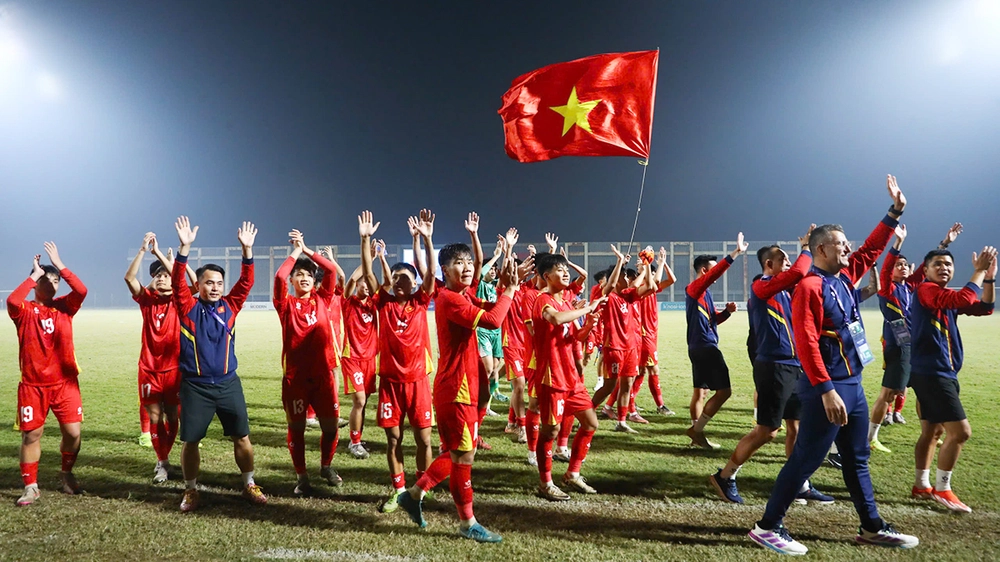 U17 Việt Nam nhận thưởng nóng sau chiến tích đặc biệt ở vòng loại U17 châu Á - Ảnh 2.