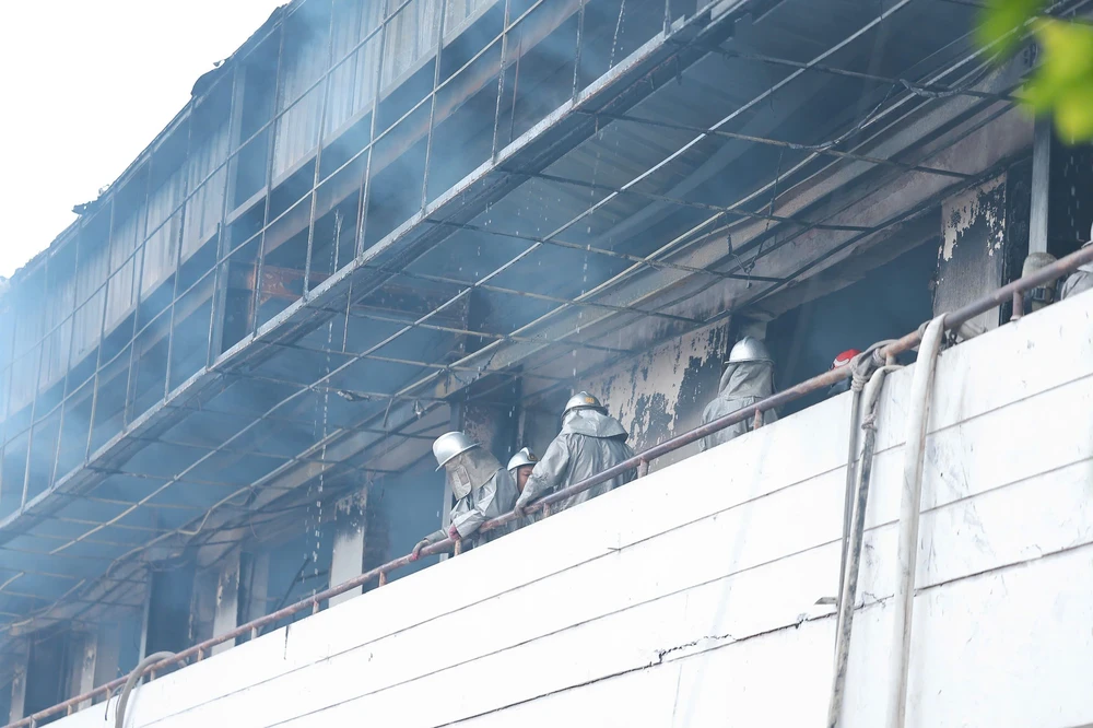 Dập tắt đám cháy tại Nhà máy Bia Hà Nội Habeco - Ảnh 2.