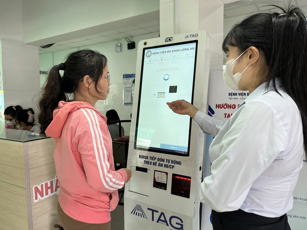 Nghị quyết 72-NQ/TW: Xây dựng gói dịch vụ y tế cơ bản thuộc phạm vi miễn phí - Ảnh 1. Nghị quyết 72-NQ/TW: Xây dựng gói dịch vụ y tế cơ bản thuộc phạm vi miễn phí - Ảnh 1.