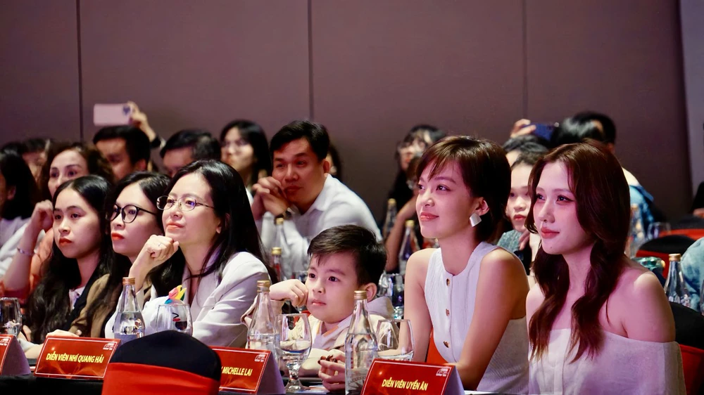 “Nhà mình đi thôi” - Tác phẩm tiên phong đưa &quot;Đà Nẵng mới&quot; lên màn ảnh rộng - Ảnh 6.