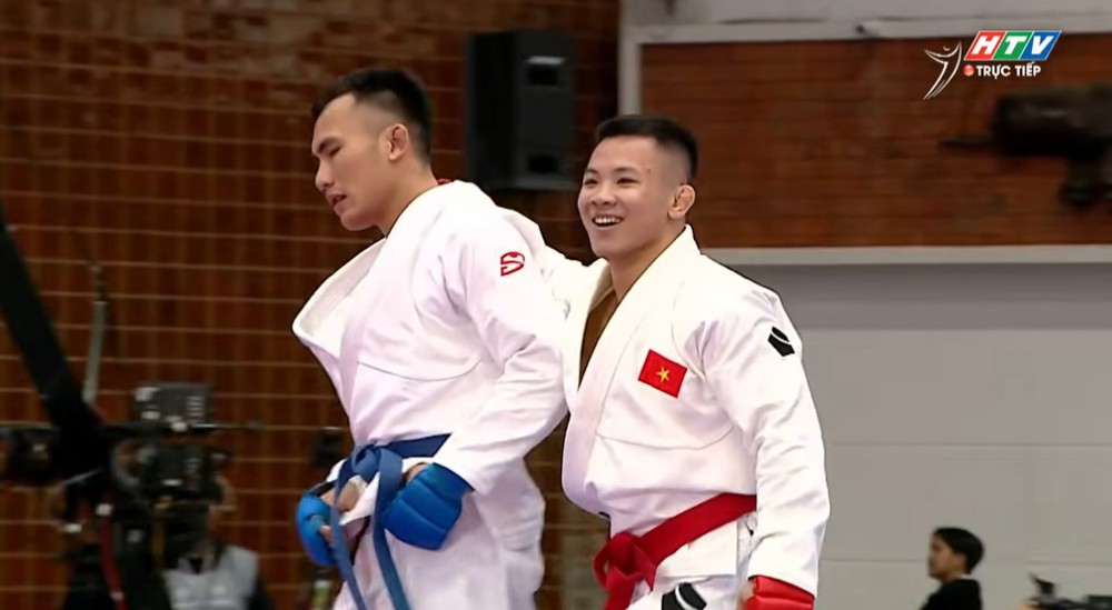 Thi đấu chênh sở trường 6 kg, nhà vô địch thế giới của Việt Nam xin lỗi khi chỉ giành HCĐ ở SEA Games 2025 - Ảnh 2. Thi đấu chênh sở trường 6 kg, nhà vô địch thế giới của Việt Nam xin lỗi khi chỉ giành HCĐ ở SEA Games 2025 - Ảnh 2.