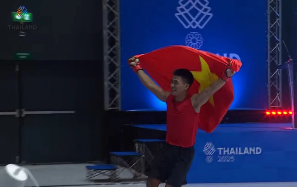 SEA Games 2025: Võ sĩ Việt Nam đánh bại nhà vô địch Thái Lan, chủ nhà khiếu nại nhưng trọng tài vẫn không đổi ý - Ảnh 5. SEA Games 2025: Võ sĩ Việt Nam đánh bại nhà vô địch Thái Lan, chủ nhà khiếu nại nhưng trọng tài vẫn không đổi ý - Ảnh 5.