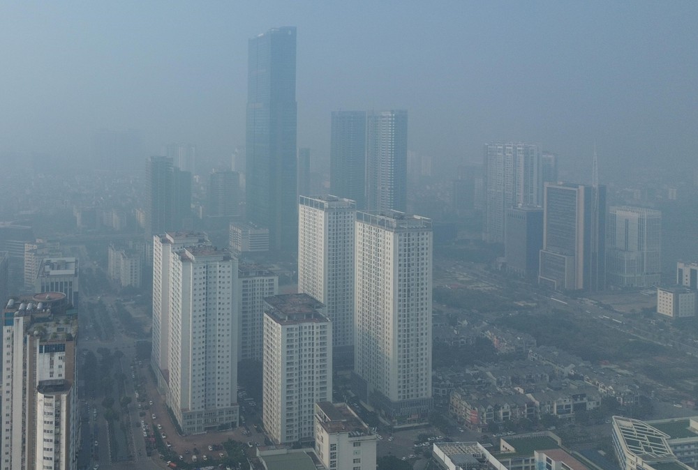 Báo động mùa "mù xám" đáng sợ ở Hà Nội - Ảnh 6. Báo động mùa "mù xám" đáng sợ ở Hà Nội - Ảnh 6.