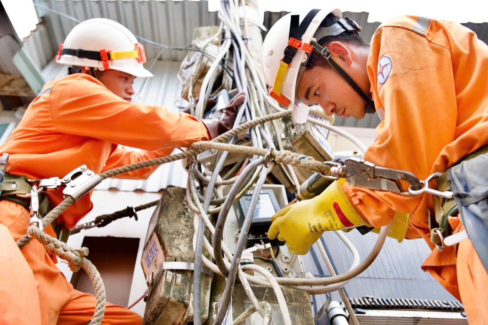 EVN hỏa tốc chỉ đạo khôi phục điện, đồng hành cùng địa phương trong “Chiến dịch Quang Trung” - Ảnh 1. EVN hỏa tốc chỉ đạo khôi phục điện, đồng hành cùng địa phương trong “Chiến dịch Quang Trung” - Ảnh 1.