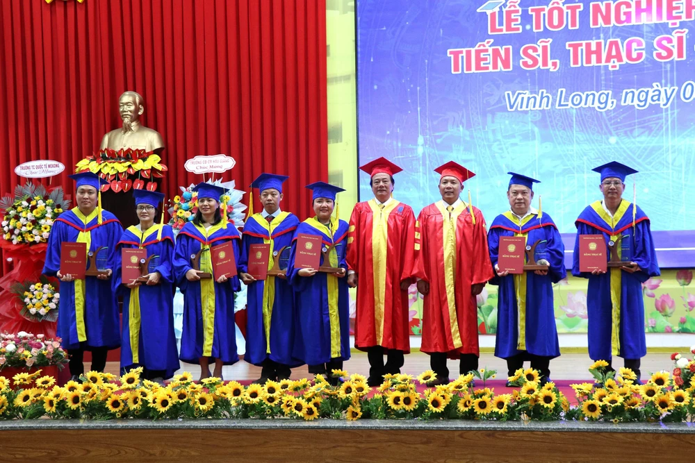 Kỳ họp thứ 10, Quốc hội khóa XV: Thông qua các luật, nghị quyết tạo đột phá trong giáo dục-đào tạo - Ảnh 3. Kỳ họp thứ 10, Quốc hội khóa XV: Thông qua các luật, nghị quyết tạo đột phá trong giáo dục-đào tạo - Ảnh 3.