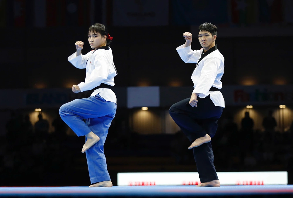 TRỰC TIẾP SEA Games 2025 hôm nay 10/12: Đoàn Việt Nam có thêm 2 huy chương, hụt huy chương bạc - Ảnh 1. TRỰC TIẾP SEA Games 2025 hôm nay 10/12: Đoàn Việt Nam có thêm 2 huy chương, hụt huy chương bạc - Ảnh 1.