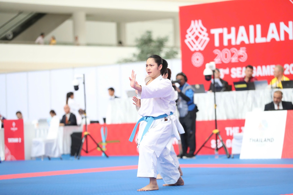 Tấm HCV thứ 5 cho Việt Nam ở SEA Games 2025 thuộc về karate - Ảnh 1. Tấm HCV thứ 5 cho Việt Nam ở SEA Games 2025 thuộc về karate - Ảnh 1.