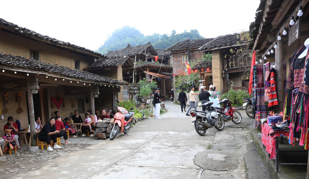 Vì một miền quê đáng sống: Lô Lô Chải - Từ gian khó đến &quot;làng du lịch tốt nhất thế giới&quot; - Ảnh 1.