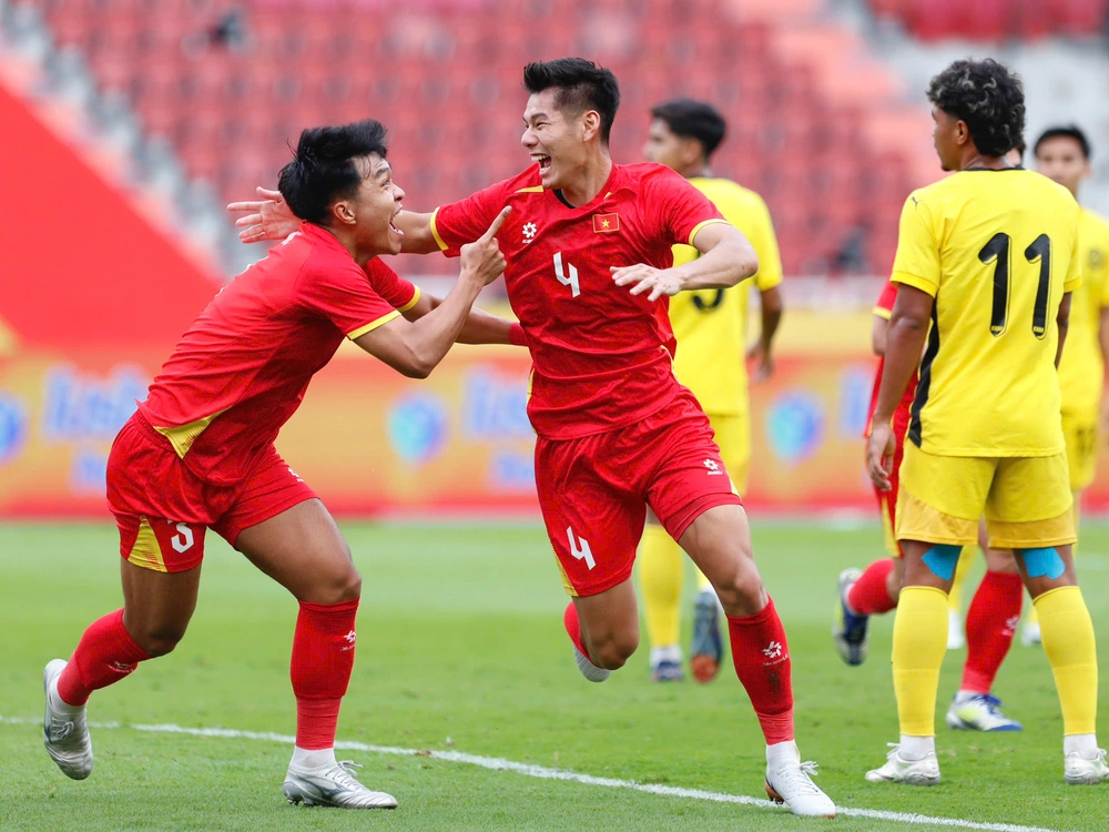 U22 Việt Nam đi đúng hướng, HLV Kim Sang Sik sẽ có lần thứ 3 vô địch Đông Nam Á trong một năm - Ảnh 3. U22 Việt Nam đi đúng hướng, HLV Kim Sang Sik sẽ có lần thứ 3 vô địch Đông Nam Á trong một năm - Ảnh 3.