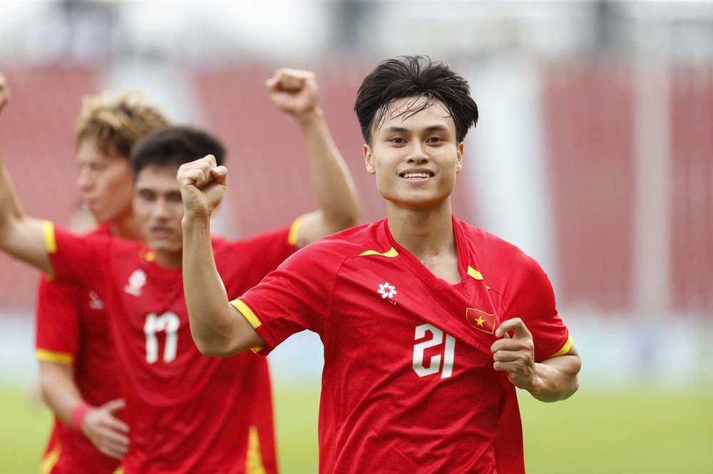 "Người hùng" U23 Việt Nam Phạm Minh Phúc và cái duyên đặc biệt với U23 Trung Quốc - Ảnh 3.
