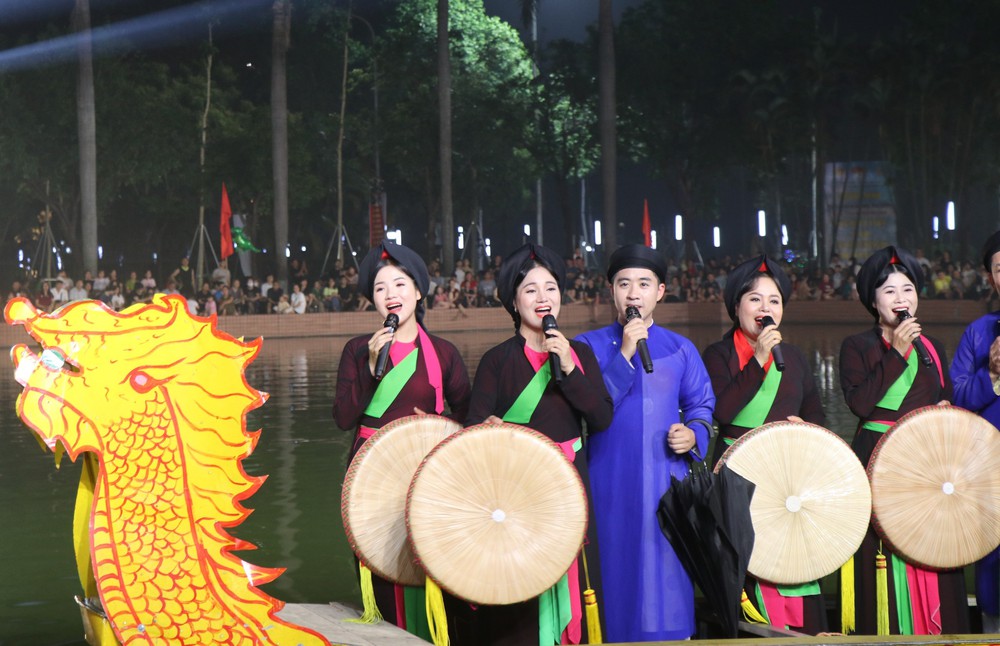 Tỏa sáng 17 Di sản Văn hóa phi vật thể của Việt Nam được UNESCO ghi danh - Ảnh 3. Tỏa sáng 17 Di sản Văn hóa phi vật thể của Việt Nam được UNESCO ghi danh - Ảnh 3.