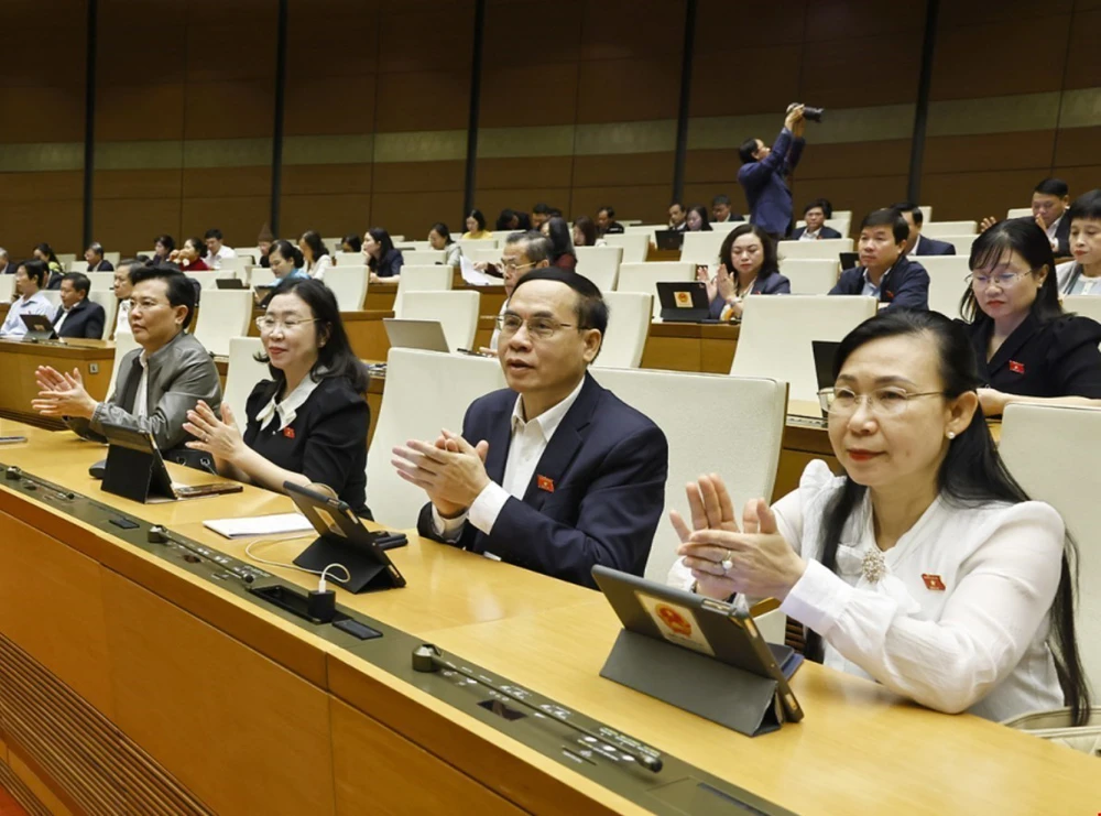 Sớm nghiên cứu, xây dựng Luật về hoạt động nghệ thuật; Tổng kết, sửa đổi Luật Du lịch phù hợp với tình hình thực tiễn - Ảnh 1. Sớm nghiên cứu, xây dựng Luật về hoạt động nghệ thuật; Tổng kết, sửa đổi Luật Du lịch phù hợp với tình hình thực tiễn - Ảnh 1.