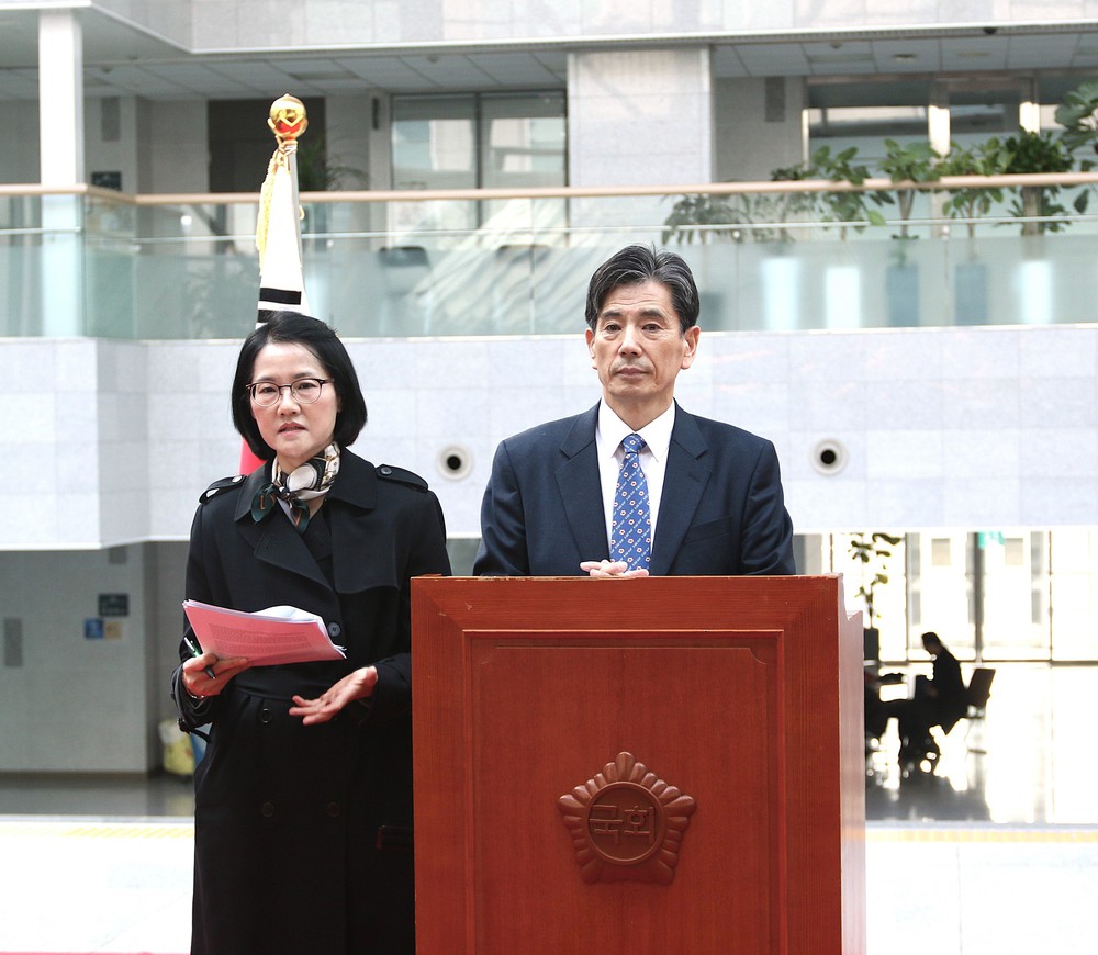 Hình ảnh Chủ tịch Hồ Chí Minh qua điêu khắc ánh sáng tại thủ đô Seoul - Ảnh 5. Hình ảnh Chủ tịch Hồ Chí Minh qua điêu khắc ánh sáng tại thủ đô Seoul - Ảnh 5.