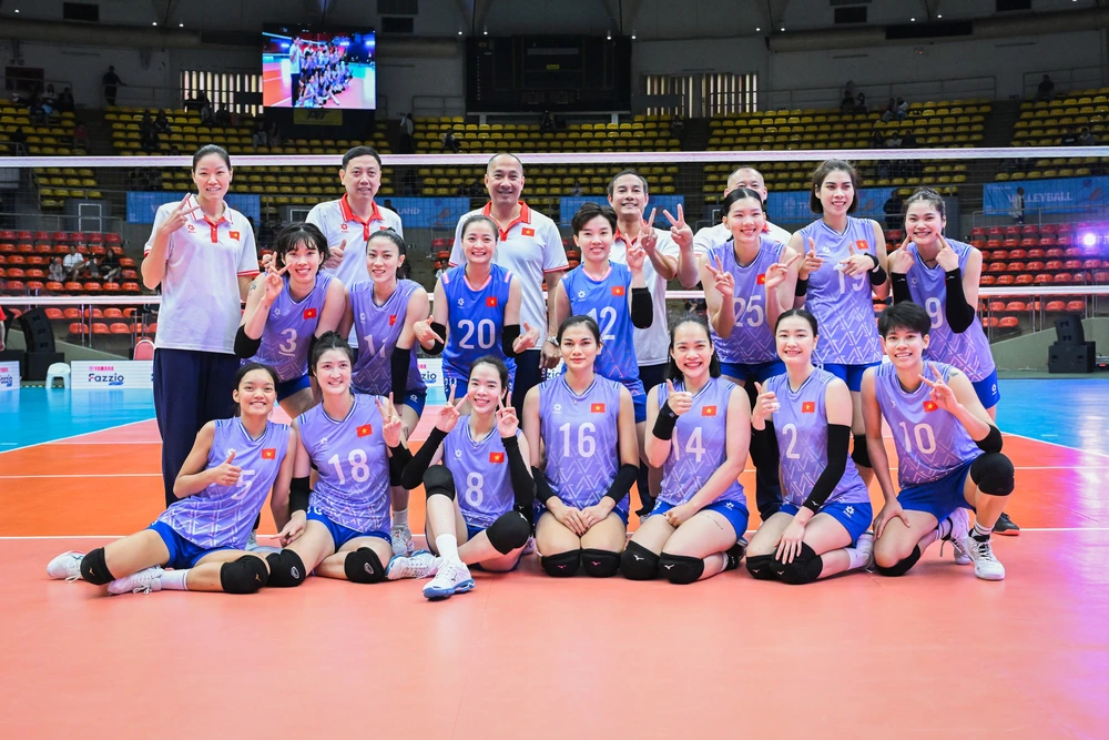 Tuyển bóng chuyền nữ Việt Nam tranh ngôi nhất bảng với Indonesia, Thái Lan chờ đối thủ ở bán kết SEA Games 2025 - Ảnh 1.