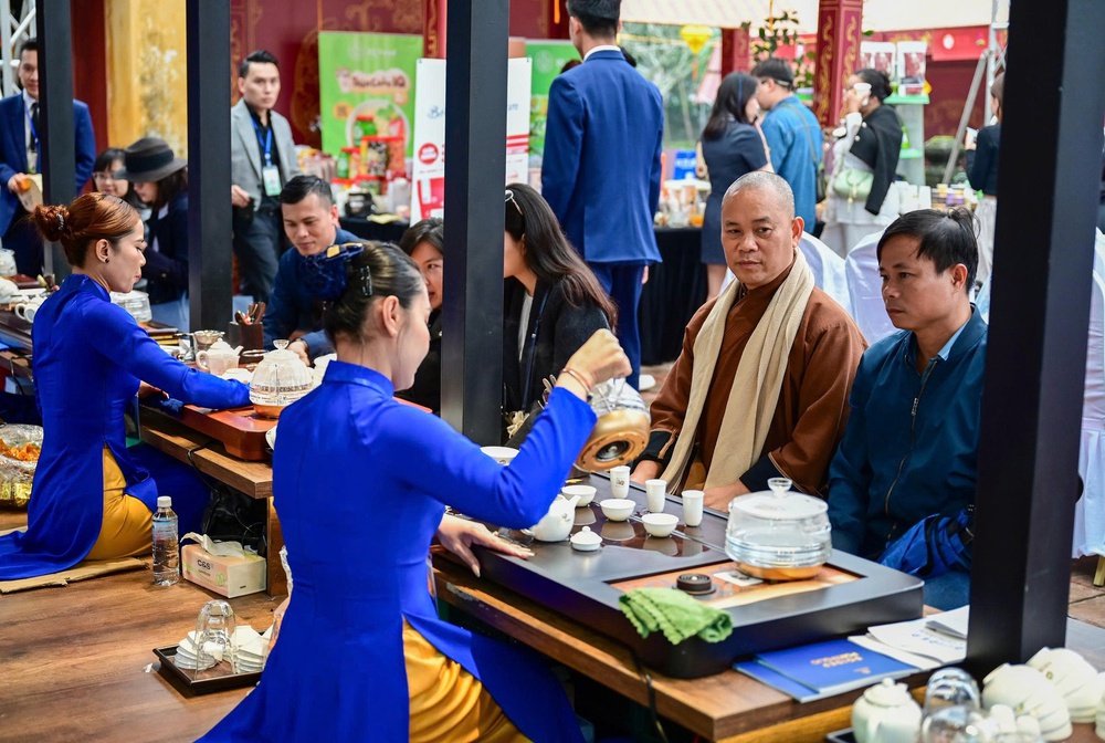 Tôn vinh văn hóa trà Việt - Ảnh 2. Tôn vinh văn hóa trà Việt - Ảnh 2.