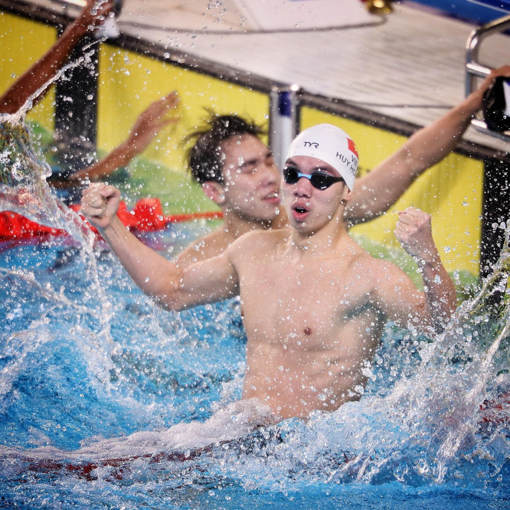 Sức vóc 'bộ tứ nam thần' đội bơi tiếp sức Việt Nam vừa giành HCV SEA Games 2025 - Ảnh 9.