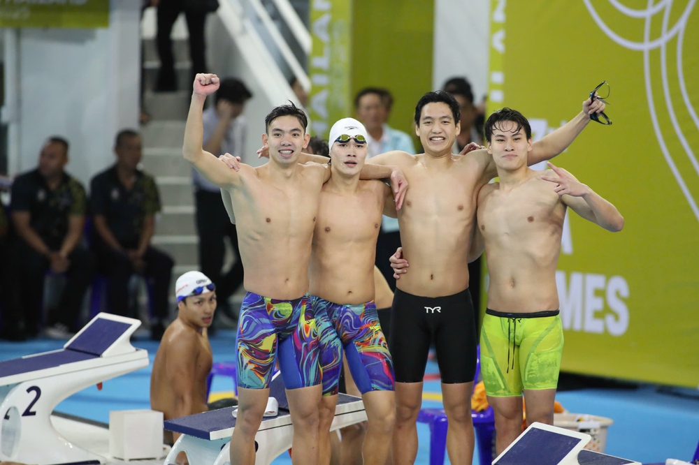 Sức vóc 'bộ tứ nam thần' đội bơi tiếp sức Việt Nam vừa giành HCV SEA Games 2025 - Ảnh 3.