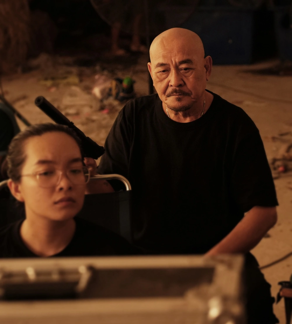 &quot;BỐ GIÀ TRỞ LẠI&quot;: Cú xoay trục ngược dòng táo bạo ở thị trường phim hành động  - Ảnh 3.