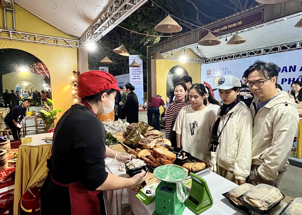 Trải nghiệm ẩm thực và thủ công mỹ nghệ độc đáo tại Hà Nội - Ảnh 16. Trải nghiệm ẩm thực và thủ công mỹ nghệ độc đáo tại Hà Nội - Ảnh 16.