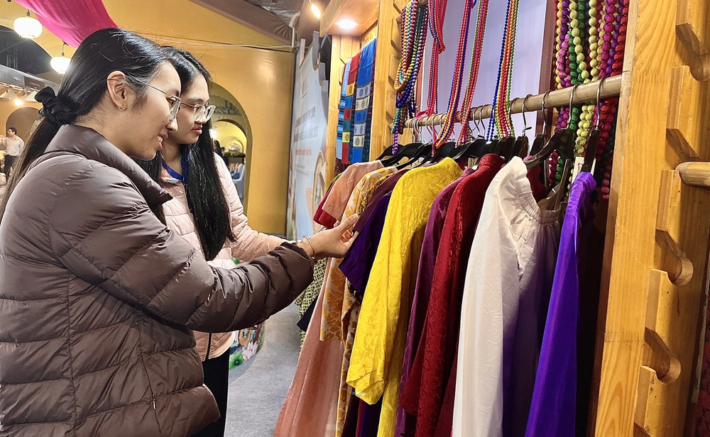 Trải nghiệm ẩm thực và thủ công mỹ nghệ độc đáo tại Hà Nội - Ảnh 13. Trải nghiệm ẩm thực và thủ công mỹ nghệ độc đáo tại Hà Nội - Ảnh 13.