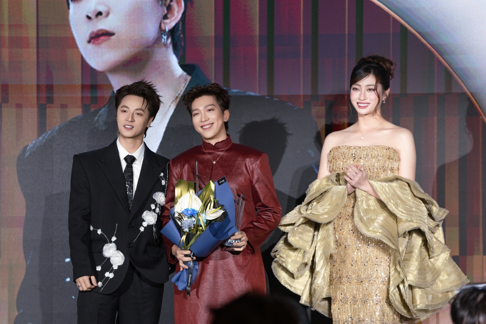 Tăng Phúc - Trương Thảo Nhi tái hợp sau 4 năm trong MV &quot;Xem như&quot; - Ảnh 4.