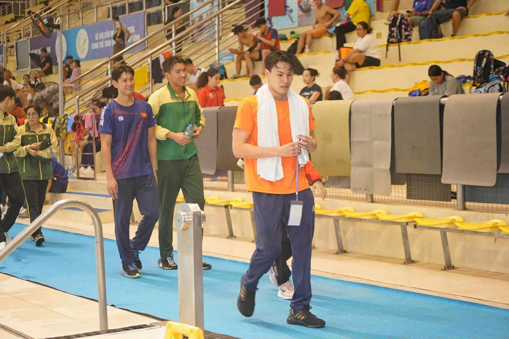 Sức vóc 'bộ tứ nam thần' đội bơi tiếp sức Việt Nam vừa giành HCV SEA Games 2025 - Ảnh 13.