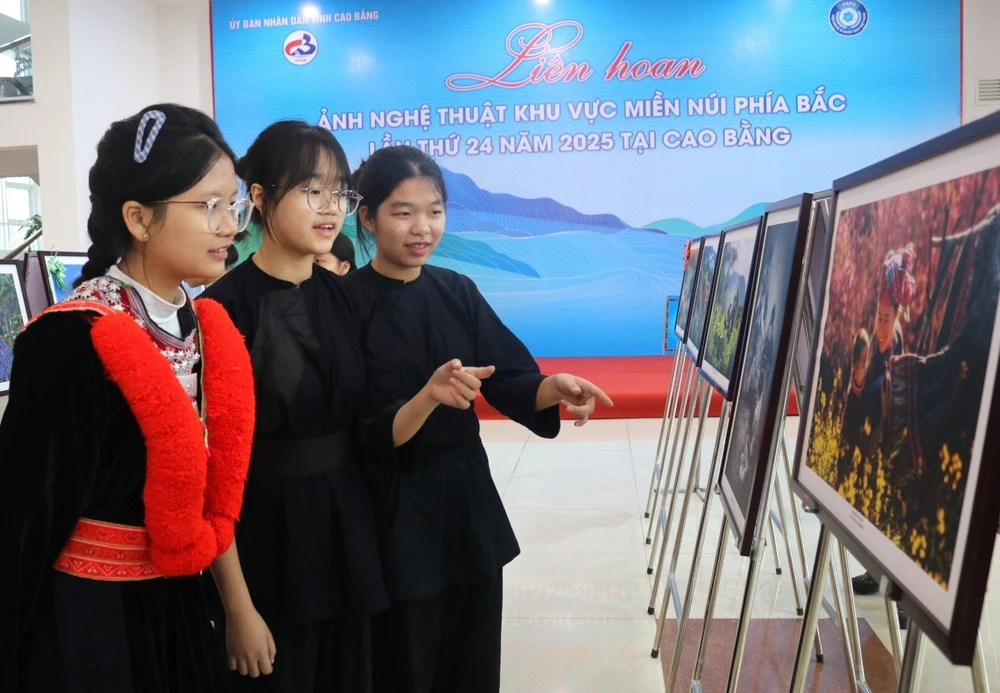 Liên hoan Ảnh nghệ thuật khu vực Miền núi phía Bắc lần thứ 24 - Ảnh 5.