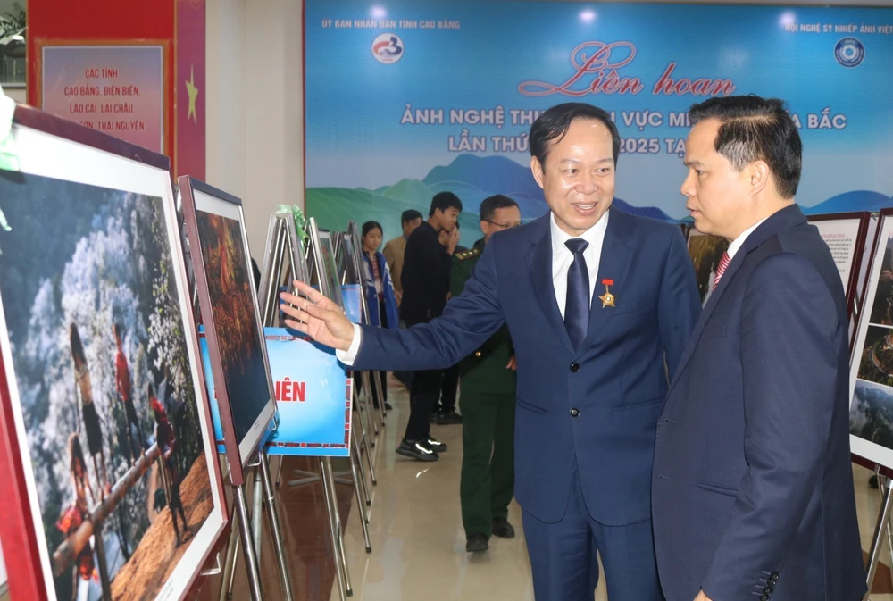 Liên hoan Ảnh nghệ thuật khu vực Miền núi phía Bắc lần thứ 24 - Ảnh 2.